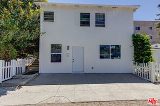 11906 Rochester, Los Angeles, CA 90025