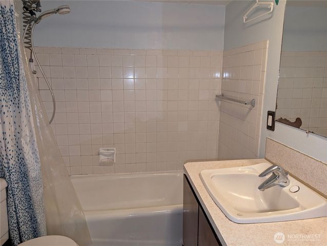 2111 5th Street SW, Puyallup, WA 98371