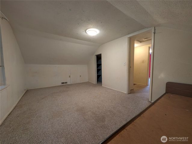 2111 5th Street SW, Puyallup, WA 98371