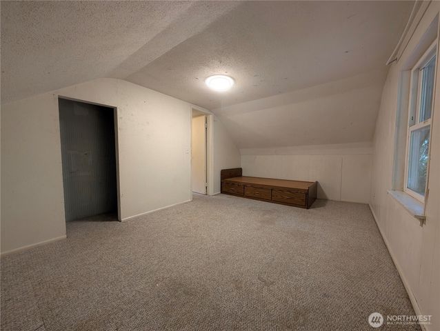 2111 5th Street SW, Puyallup, WA 98371