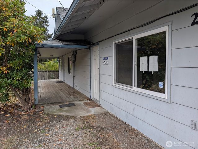 2111 5th Street SW, Puyallup, WA 98371