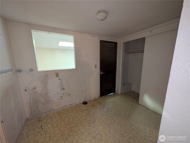 2111 5th Street SW, Puyallup, WA 98371