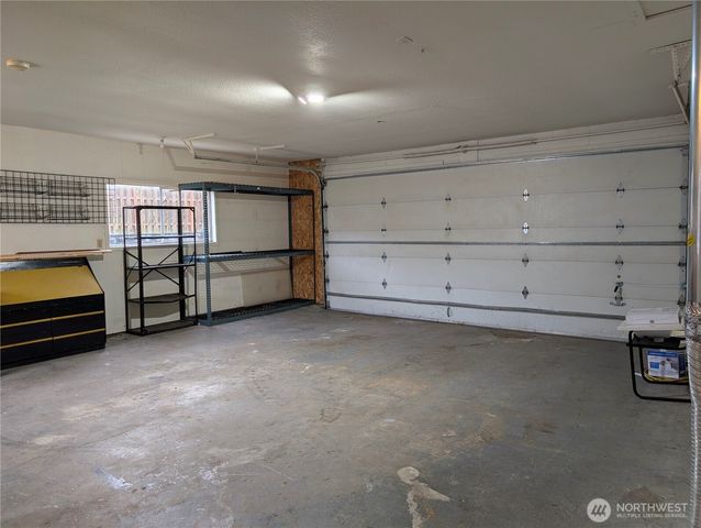 2111 5th Street SW, Puyallup, WA 98371