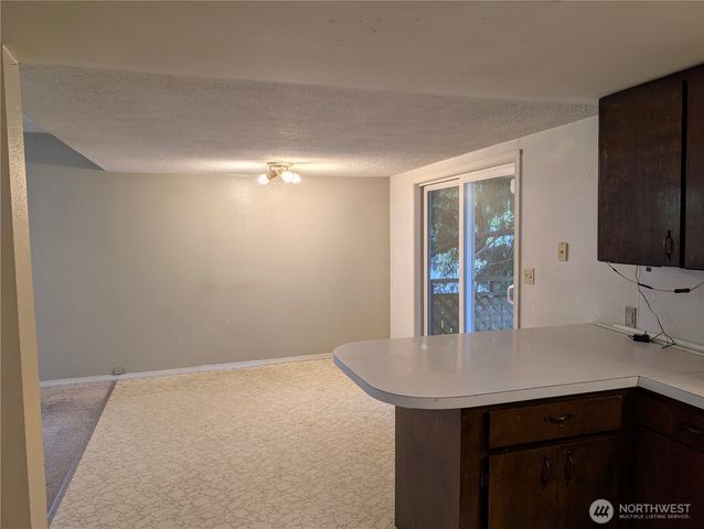 2111 5th Street SW, Puyallup, WA 98371