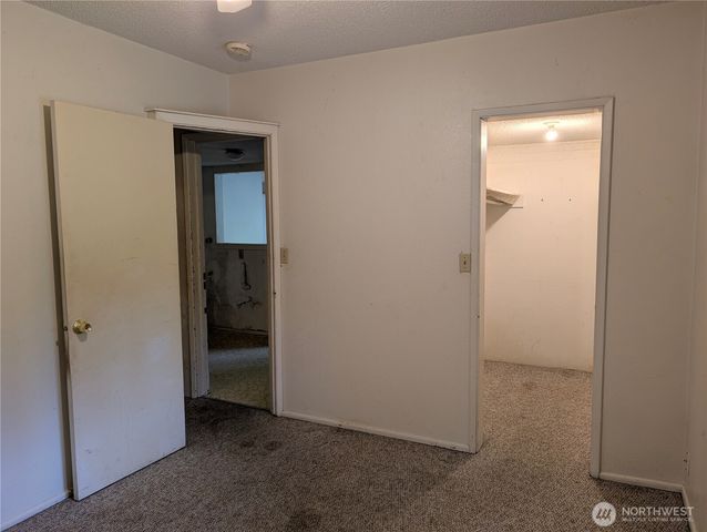 2111 5th Street SW, Puyallup, WA 98371