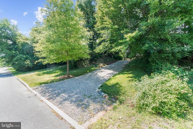 210 N QUEEN ST, Chestertown, MD 21620