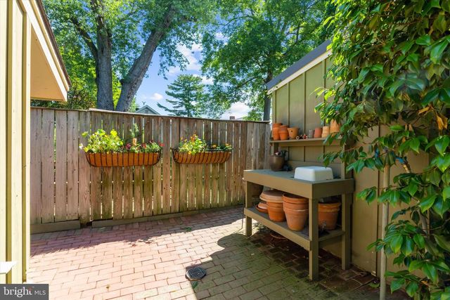 210 N QUEEN ST, Chestertown, MD 21620
