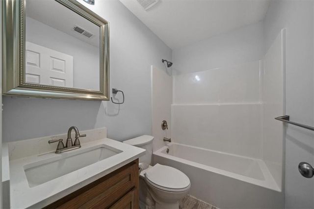 305 S Jefferson Street, Spring Hill, KS 66083