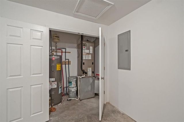 305 S Jefferson Street, Spring Hill, KS 66083