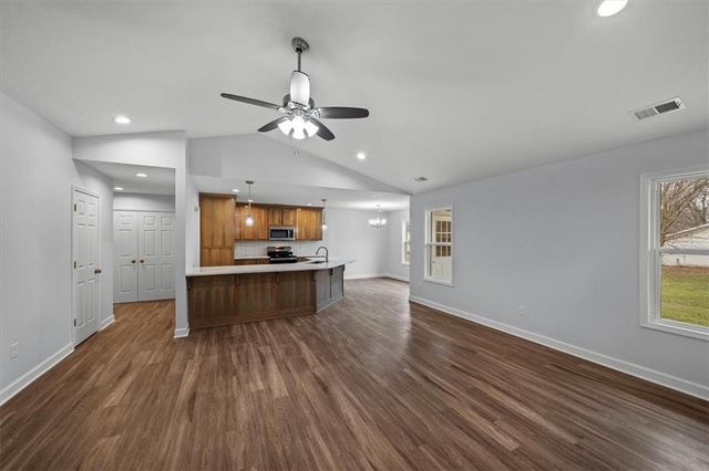 305 S Jefferson Street, Spring Hill, KS 66083