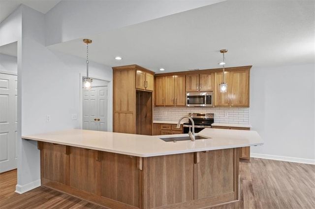 305 S Jefferson Street, Spring Hill, KS 66083