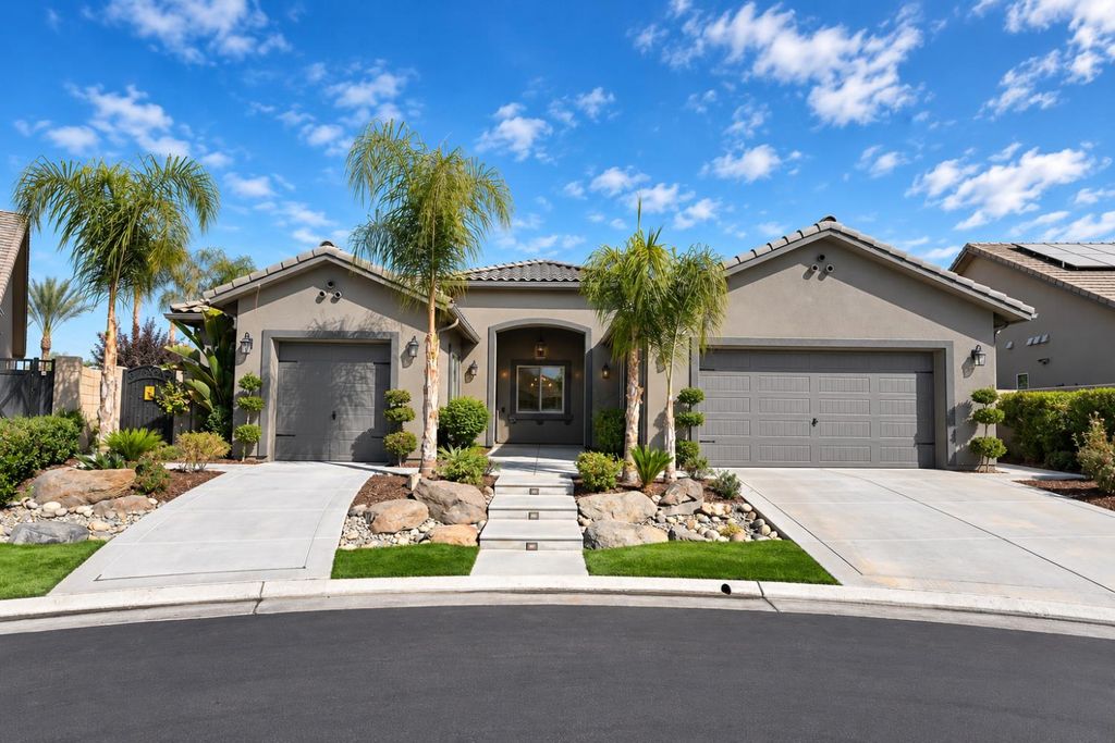 Image 1 of property listing at 11914 N Champions Drive, Fresno, CA 93730