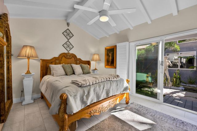 279 W Overlook Road, Palm Springs, CA 92264