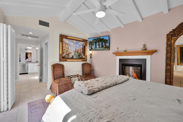 279 W Overlook Road, Palm Springs, CA 92264