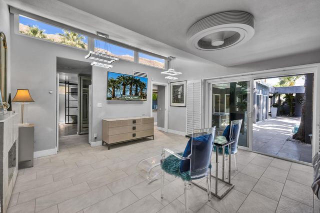 279 W Overlook Road, Palm Springs, CA 92264