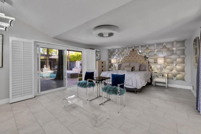 279 W Overlook Road, Palm Springs, CA 92264