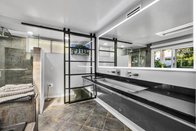 279 W Overlook Road, Palm Springs, CA 92264