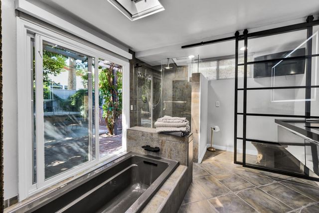 279 W Overlook Road, Palm Springs, CA 92264