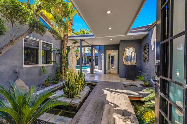 279 W Overlook Road, Palm Springs, CA 92264