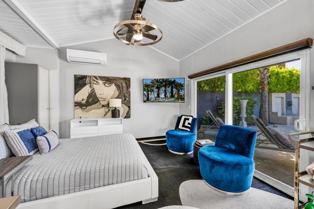 279 W Overlook Road, Palm Springs, CA 92264