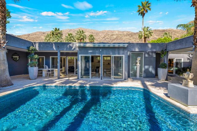 279 W Overlook Road, Palm Springs, CA 92264