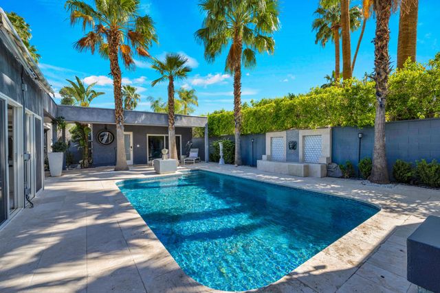 279 W Overlook Road, Palm Springs, CA 92264