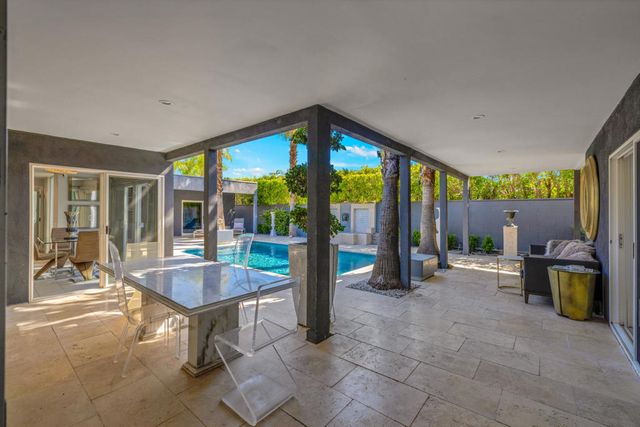 279 W Overlook Road, Palm Springs, CA 92264