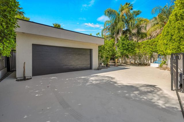 279 W Overlook Road, Palm Springs, CA 92264