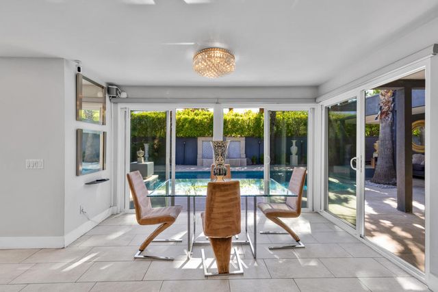 279 W Overlook Road, Palm Springs, CA 92264