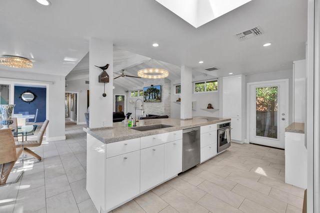 279 W Overlook Road, Palm Springs, CA 92264