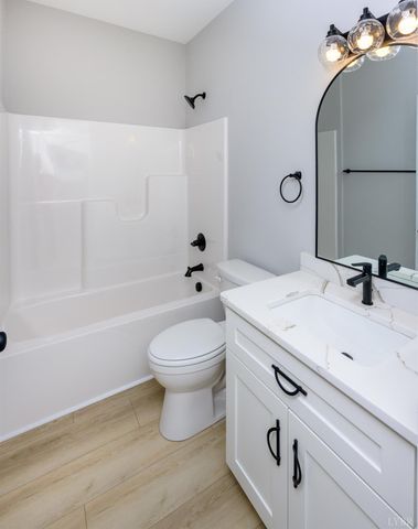 2249 Lipscomb Road, Moneta, VA 24121