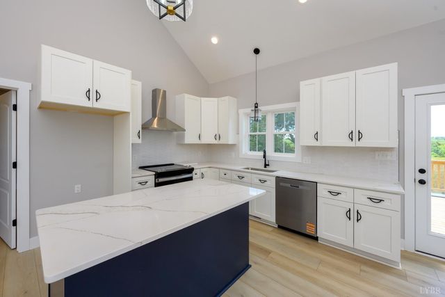 2249 Lipscomb Road, Moneta, VA 24121