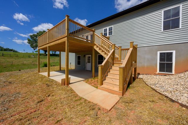 2249 Lipscomb Road, Moneta, VA 24121