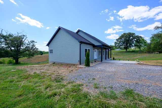 2249 Lipscomb Road, Moneta, VA 24121