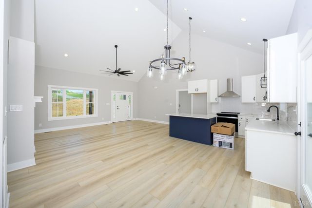 2249 Lipscomb Road, Moneta, VA 24121