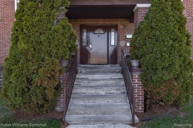 13660 Ohio Street, Detroit, MI 48238