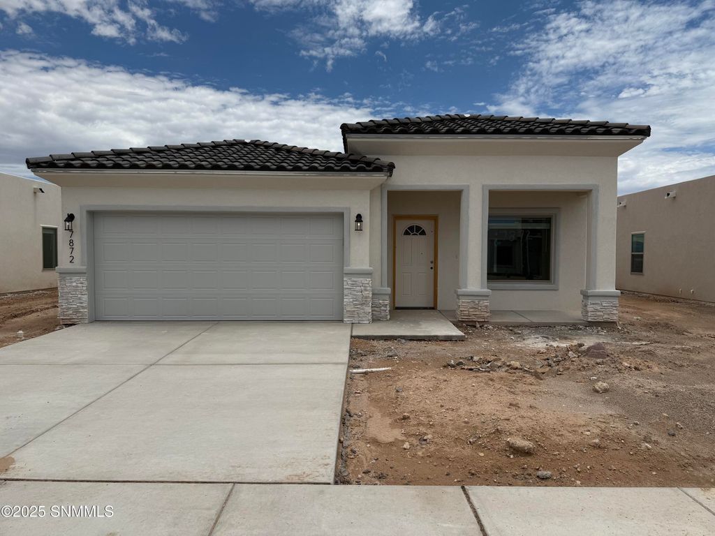 7872 San Eduardo Street, Las Cruces, NM 88012