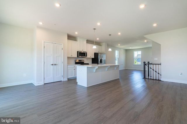 8100 PRIMROSE LN, Laurel, MD 20723