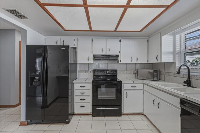 466 LAKE CAROLYN CIRCLE, Lakeland, FL 33813