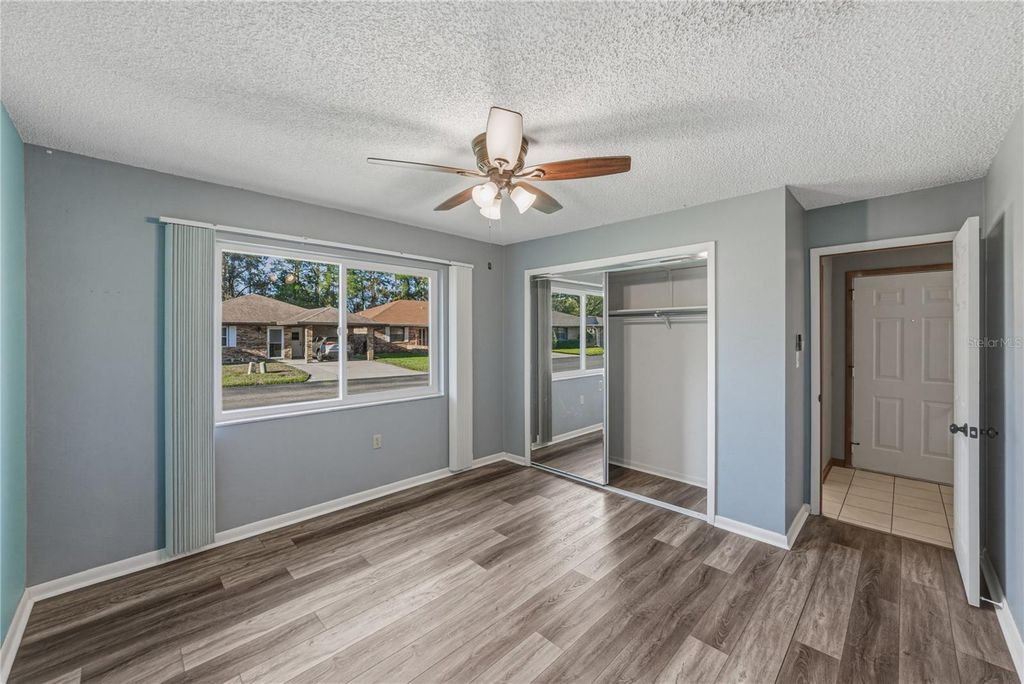 Image 18 of property listing at 466 LAKE CAROLYN CIRCLE, Lakeland, FL 33813