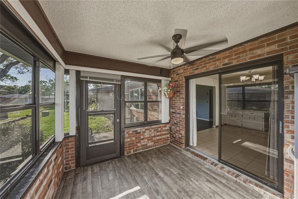 Image 24 of property listing at 466 LAKE CAROLYN CIRCLE, Lakeland, FL 33813