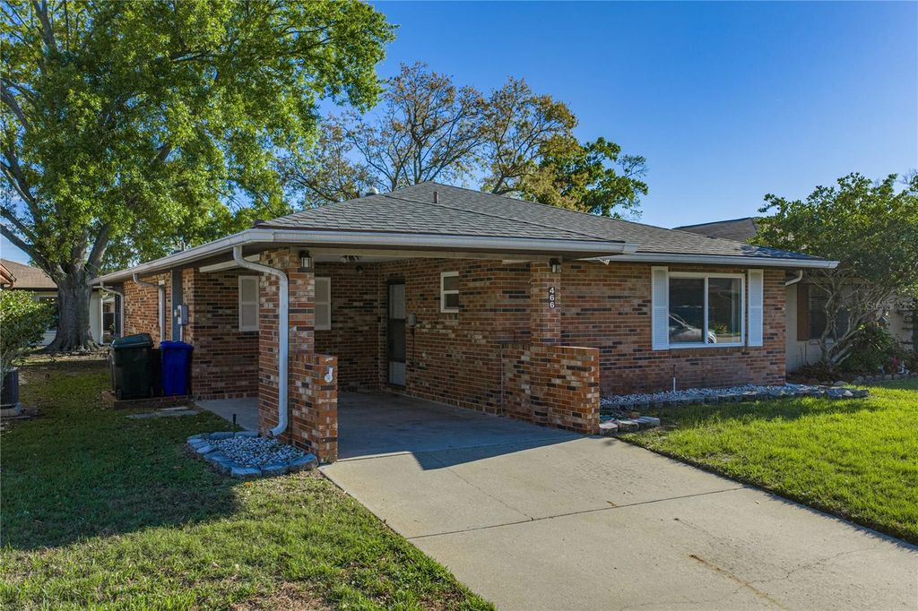 Image 25 of property listing at 466 LAKE CAROLYN CIRCLE, Lakeland, FL 33813