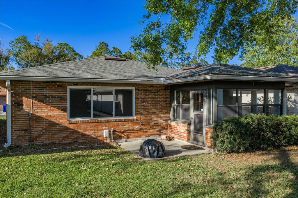 Image 27 of property listing at 466 LAKE CAROLYN CIRCLE, Lakeland, FL 33813