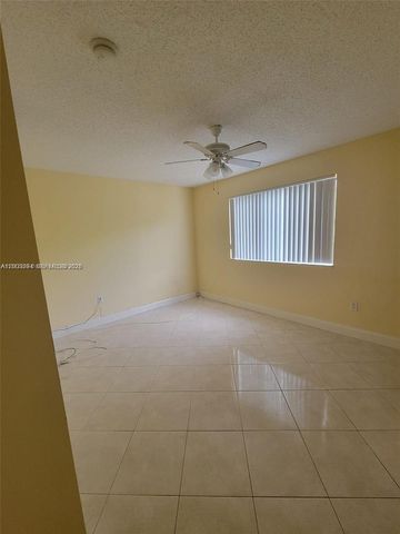 3204 Coral Lake Ln 3204, Coral Springs, FL 33065