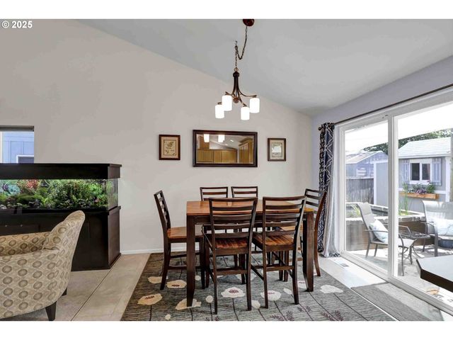 5986 ROMBAUER Rd, Eugene, OR 97402