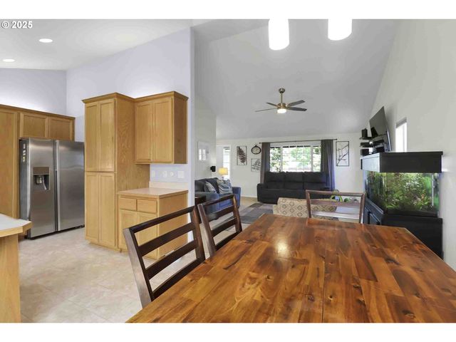 5986 ROMBAUER Rd, Eugene, OR 97402