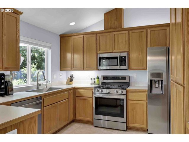 5986 ROMBAUER Rd, Eugene, OR 97402