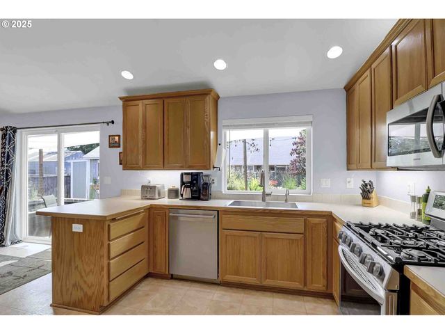 5986 ROMBAUER Rd, Eugene, OR 97402