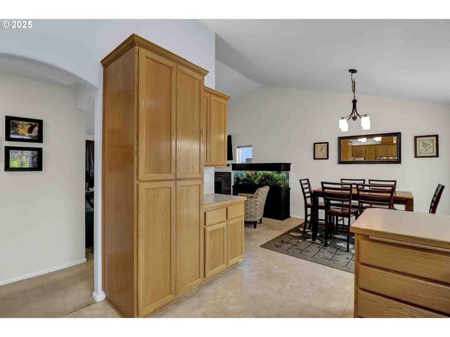 5986 ROMBAUER Rd, Eugene, OR 97402