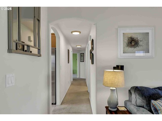 5986 ROMBAUER Rd, Eugene, OR 97402